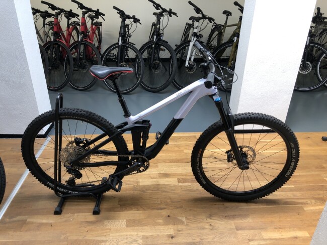 CUBE STING RACE HPC 27,5 XS Fully