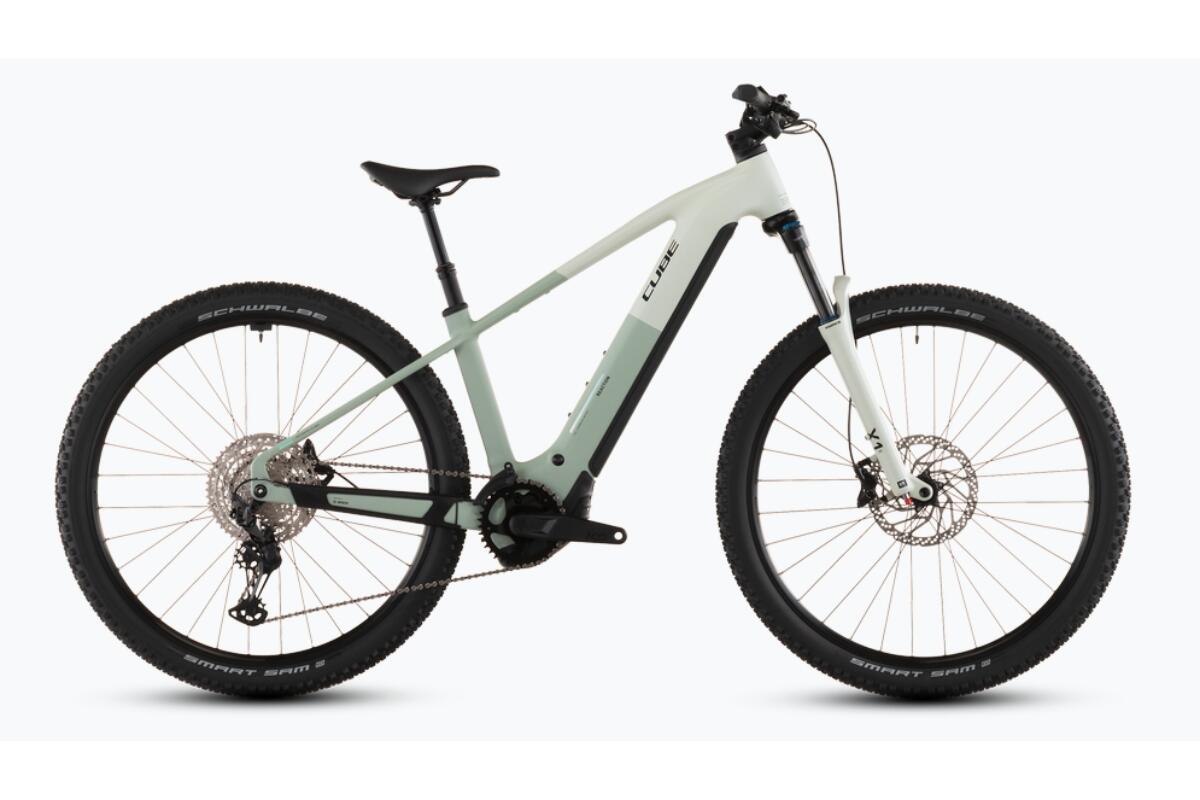 Cube Reaction Hybrid Pro 800