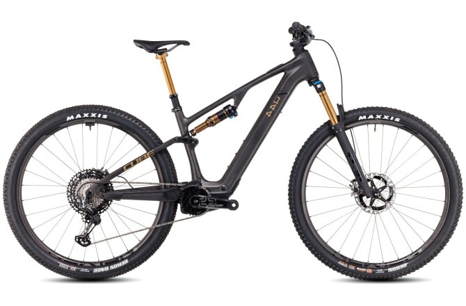 Cube AMS Hyb. ONE44 C:68X SLT 400X 29 carbon´n´golddust