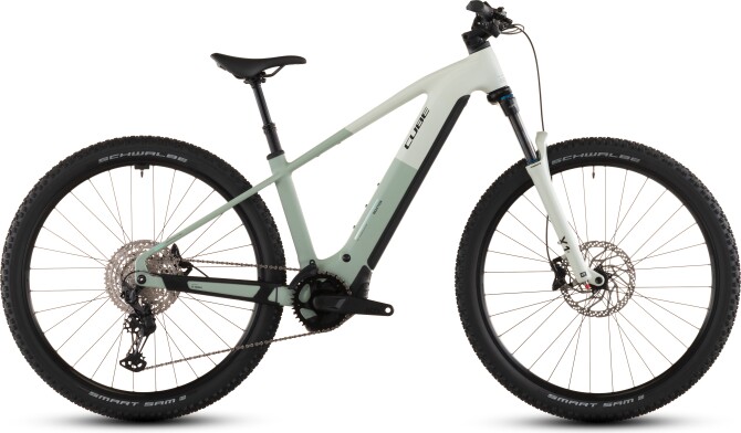 Cube Reaction Hybrid Pro 800
