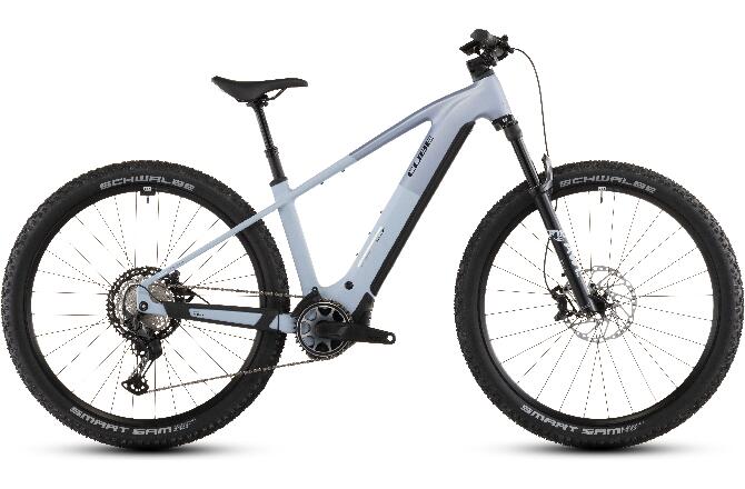 Cube Reaction Hybrid SLX 800