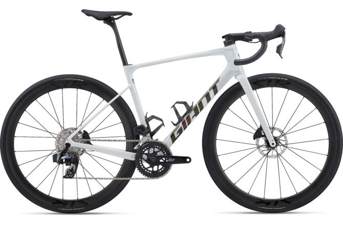 GIANT Defy Advanced Pro 1