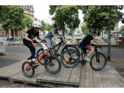 Sport und Spiel am Wasserturm