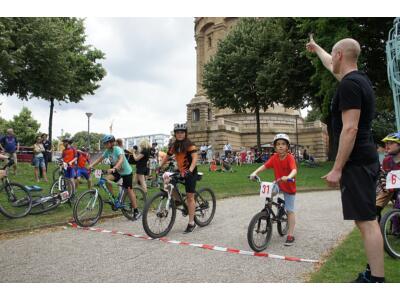 Sport und Spiel am Wasserturm