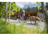 hinterher: Lastenanhänger