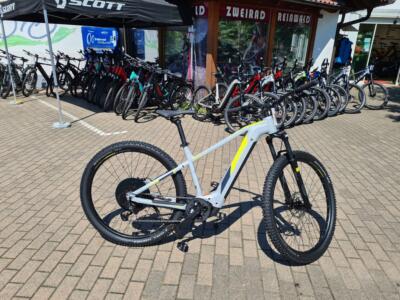 Große Auswahl an E-MTB´s