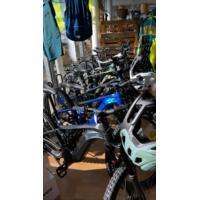 Alles beginnt mit einem kleinen Laden.