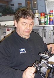 Der Mann für alles in der Werkstatt