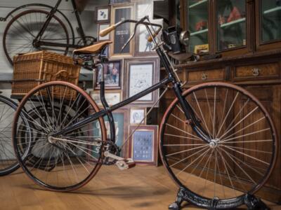 Clement Paris, Baujahr ca. 1890, Kreuzrahmen, das erste Niederrad mit Kettenübersetzung