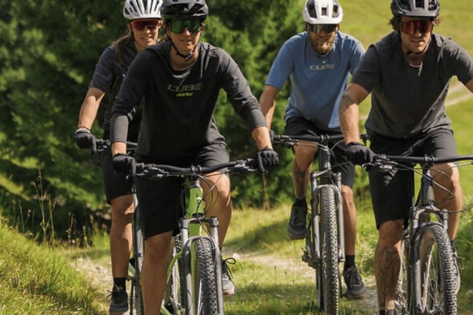 Fahrräder | E-Bikes | Zubehör | Equipment