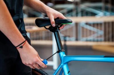 7. SATTEL EINSTELLEN