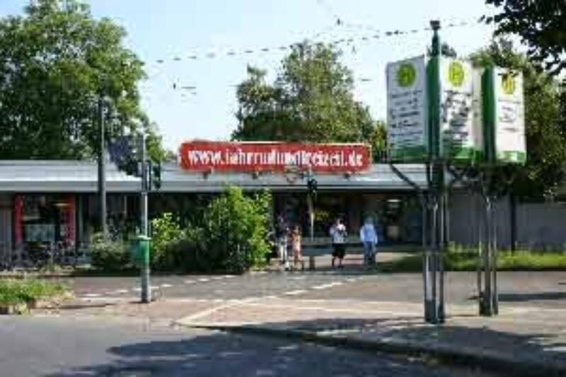 Hier an der Vennhauser Allee ...