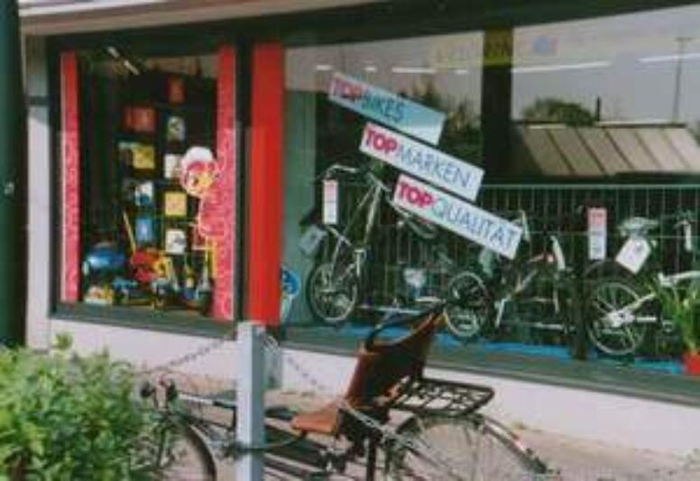 Unsere großzügigen Schaufenster