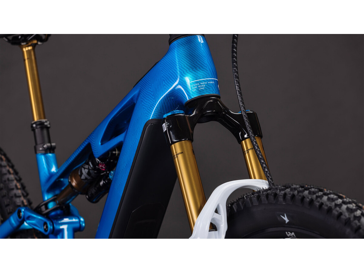Cube Stereo Hybrid ONE44 HPC AT 800 actionteam