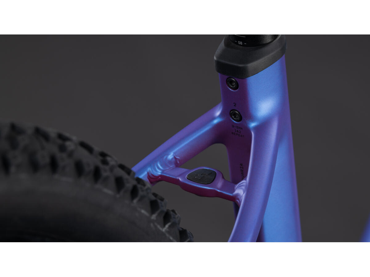 Cube Reaction Hybrid ONE 800 blueiris´n´reflect