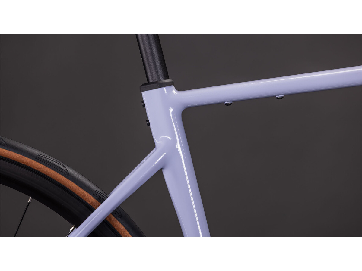 Cube Attain Race cyclamen´n´black