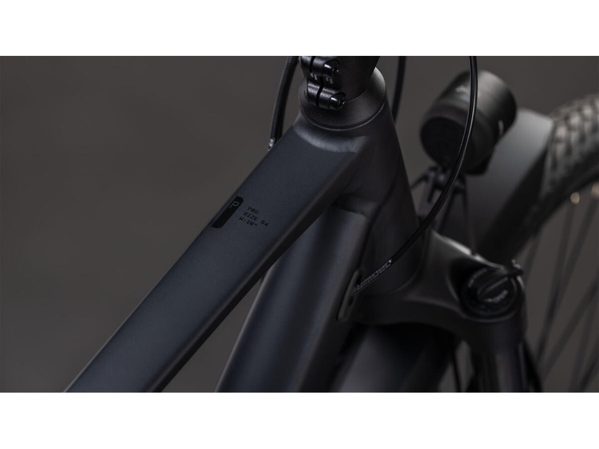 Cube Kathmandu Pro coal´n´black