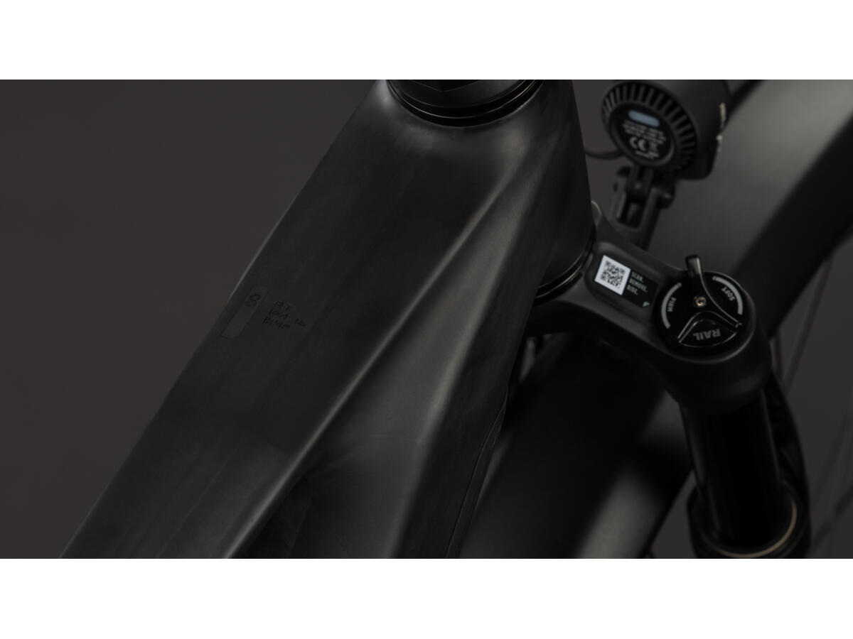 Cube Kathmandu Hybrid ONE11 HPC SLT 800 carbon´n´silverdust