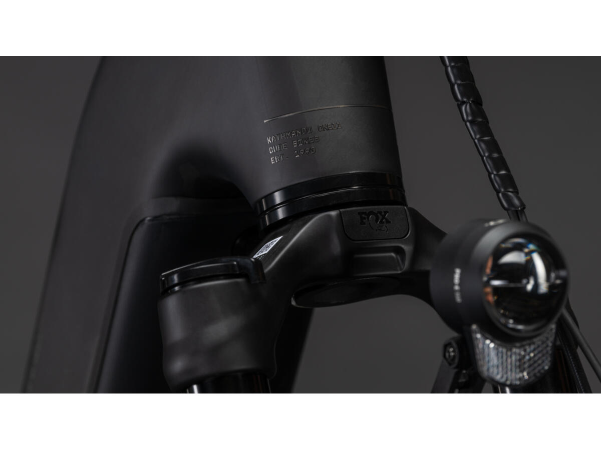 Cube Kathmandu Hybrid ONE11 HPC SLT 800 carbon´n´silverdust