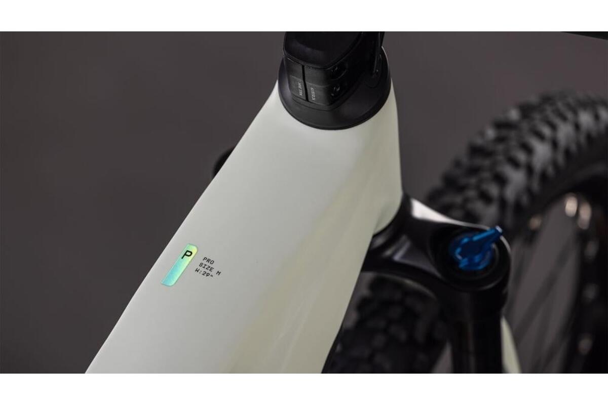 Cube Reaction Hybrid Pro 800