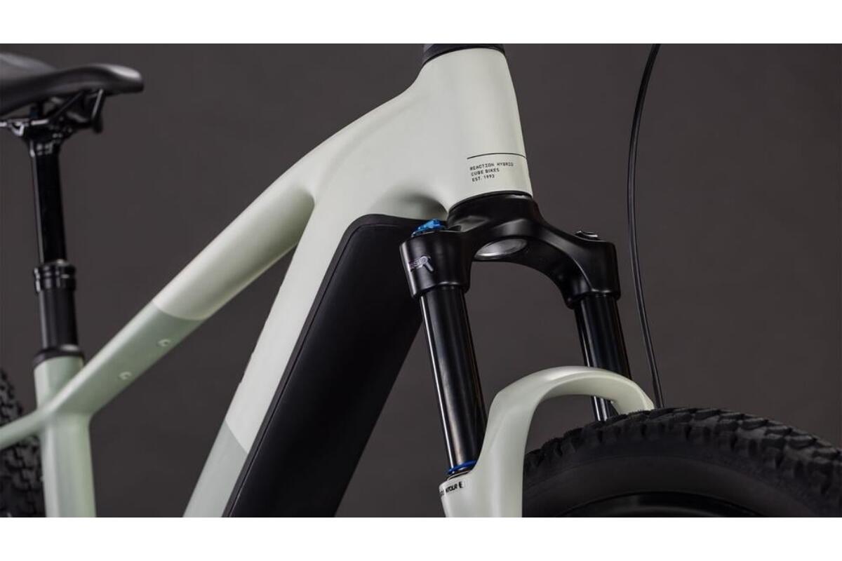 Cube Reaction Hybrid Pro FE 800