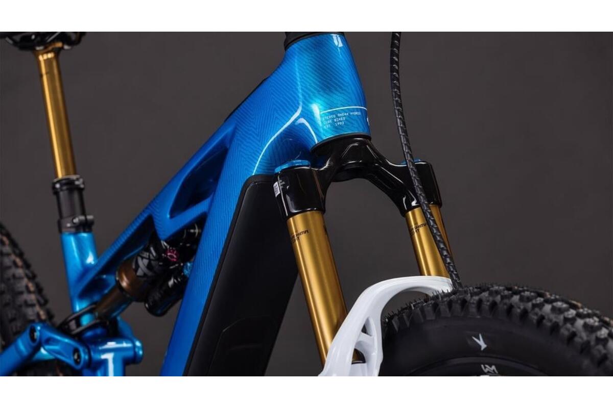 Cube Stereo Hybrid ONE44 HPC AT 800 actionteam