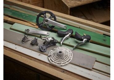 Eine Hommage an SHIMANOs einhundertjährige Tradition in der Metallverarbeitung